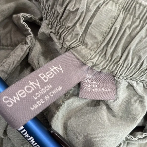 Sweaty Betty Green Quinn Cargo Pants, Size 10 - Picture 12 of 13